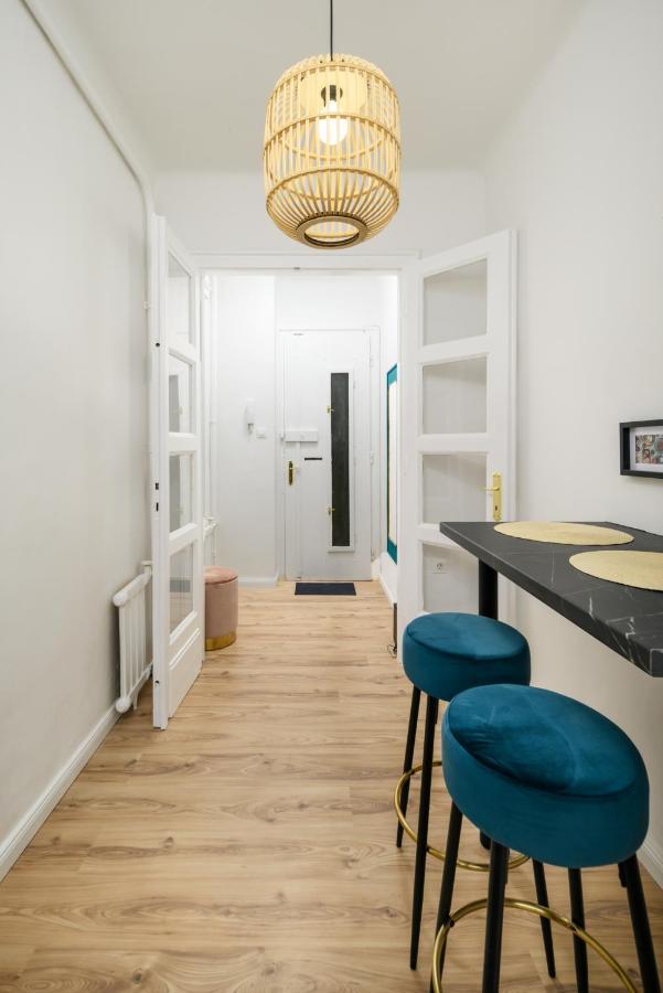 Stylish Spot By The River Danube Budapest Extérieur photo